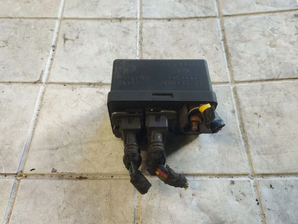 Glow plug pre-heat relay 55193073