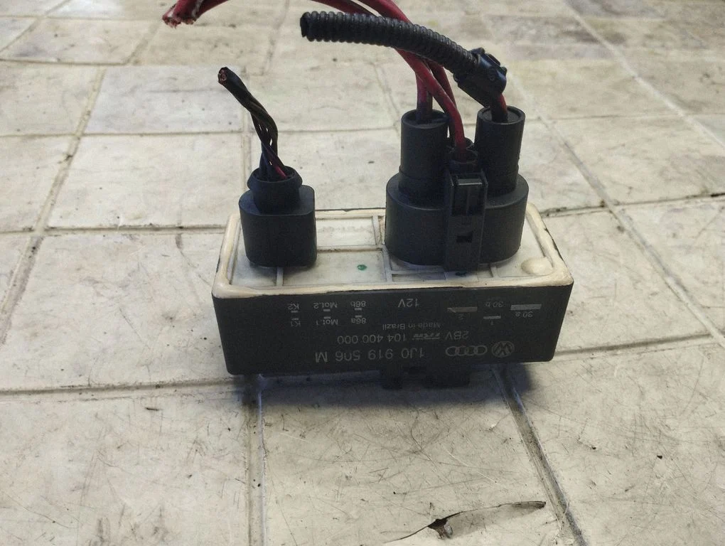 Glow plug pre-heat relay 1J0919506M