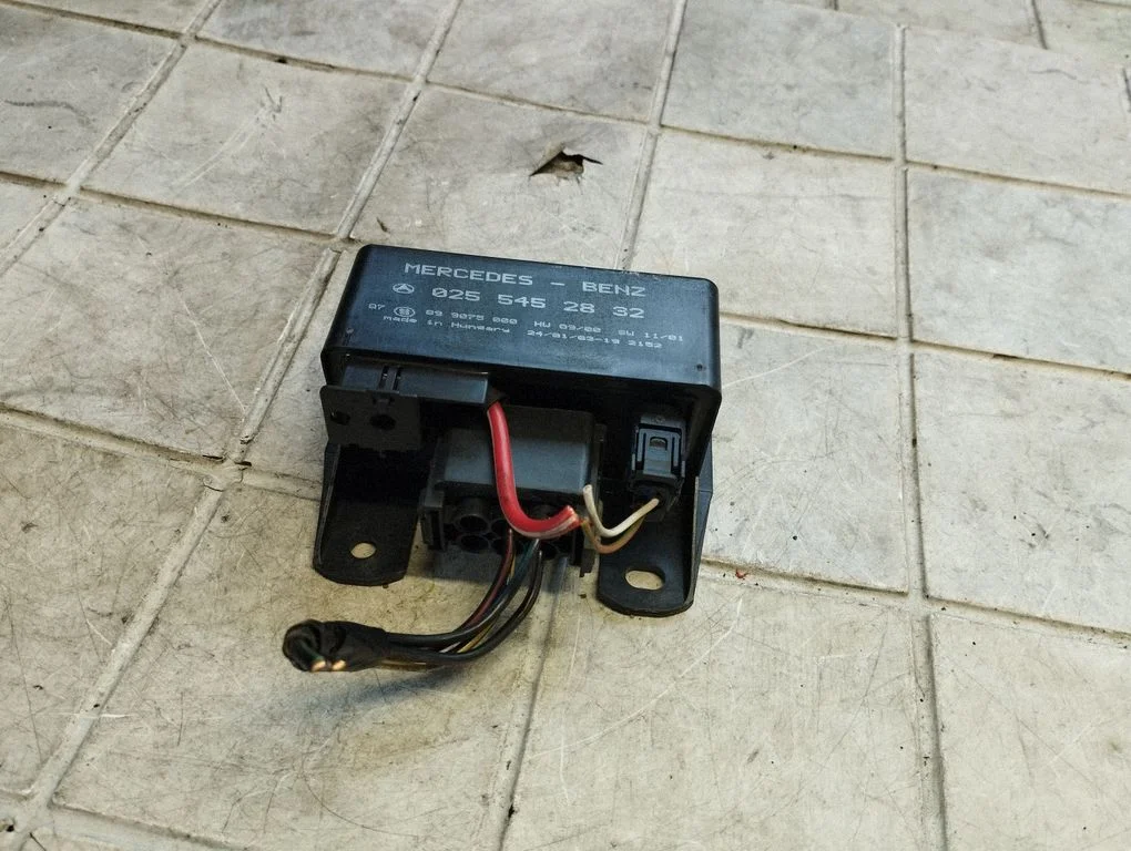 Eelsüüteküünalde relee 0255452832