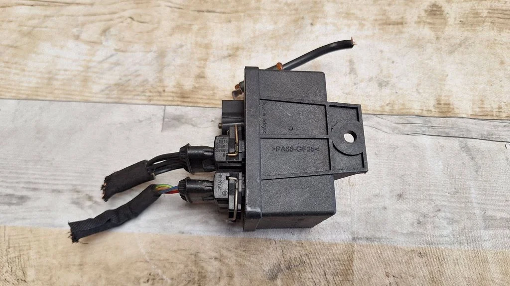 Glow plug pre-heat relay 0281003018
