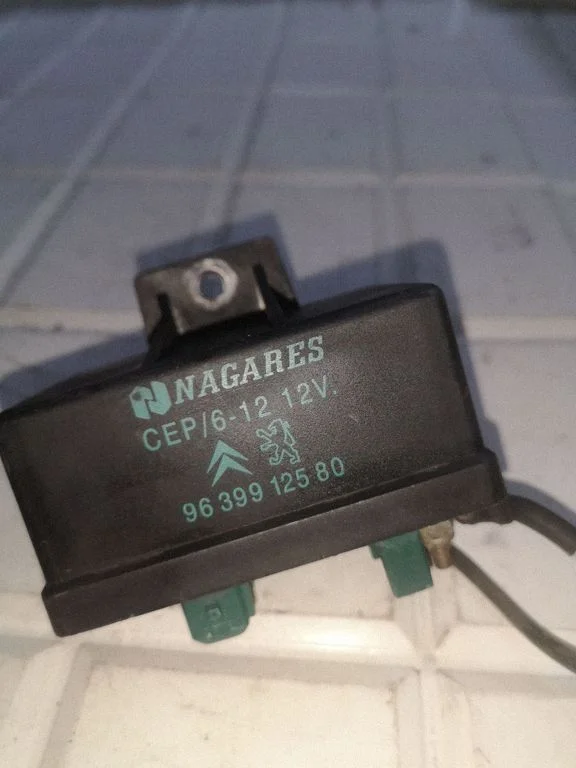 Kvēlsveču priekšuzsildes relejs 9639912580