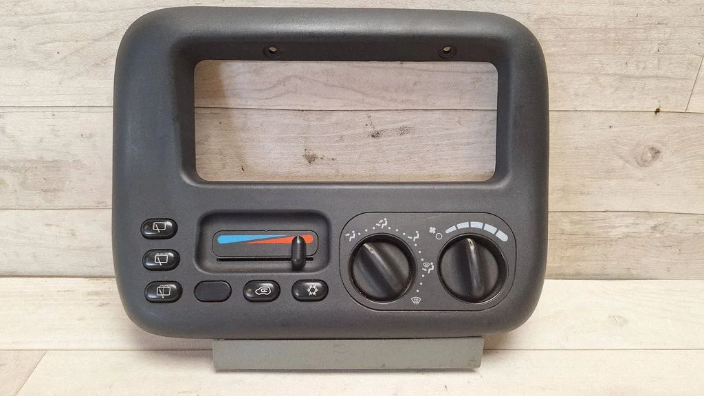 Climate control unit – Dodge Grand Caravan (1996-2000)