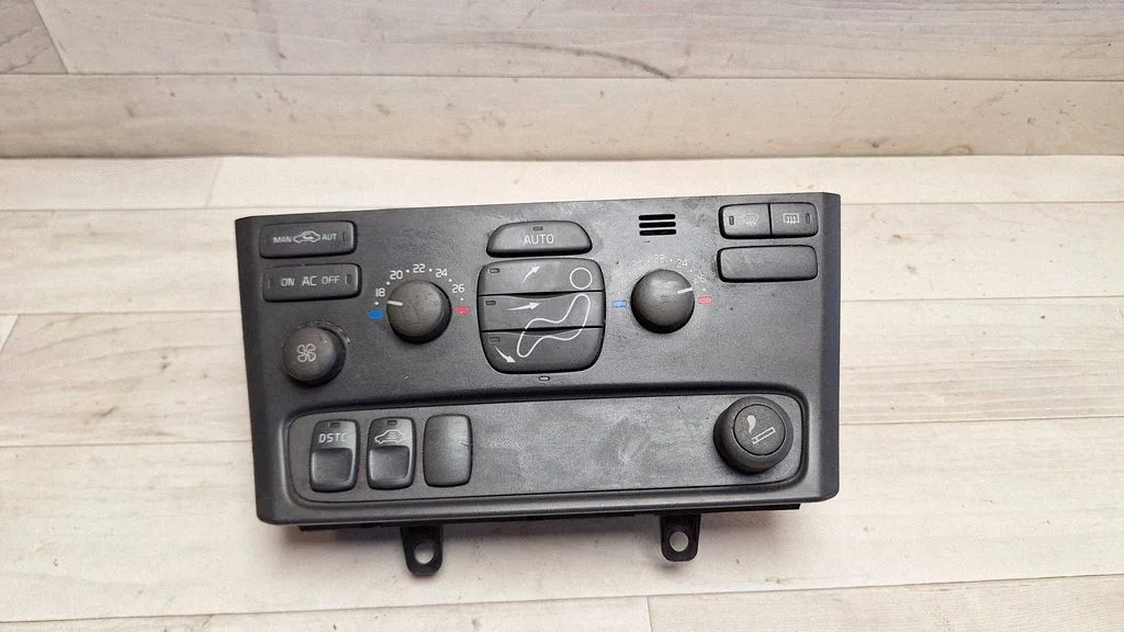 Climate control unit – Volvo S80 (1999-2003)