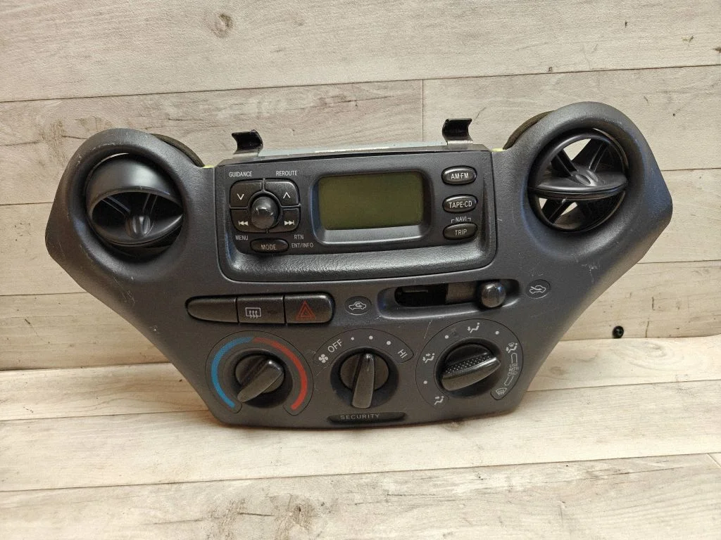 Panel sterowania klimatyzacją / nawiewem – Toyota Yaris Verso (1999-2005)