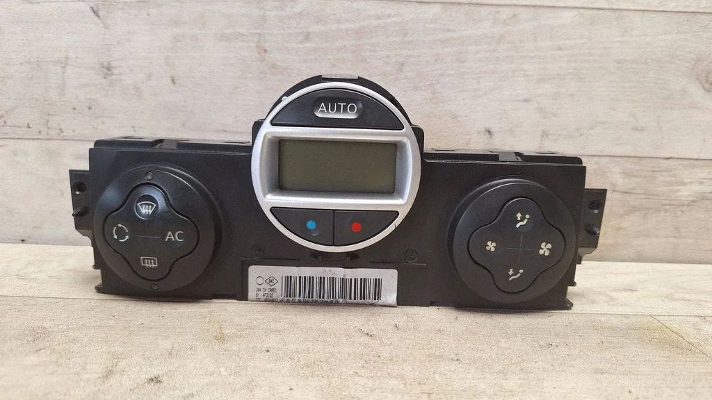 Panel sterowania klimatyzacją / nawiewem 8200344842