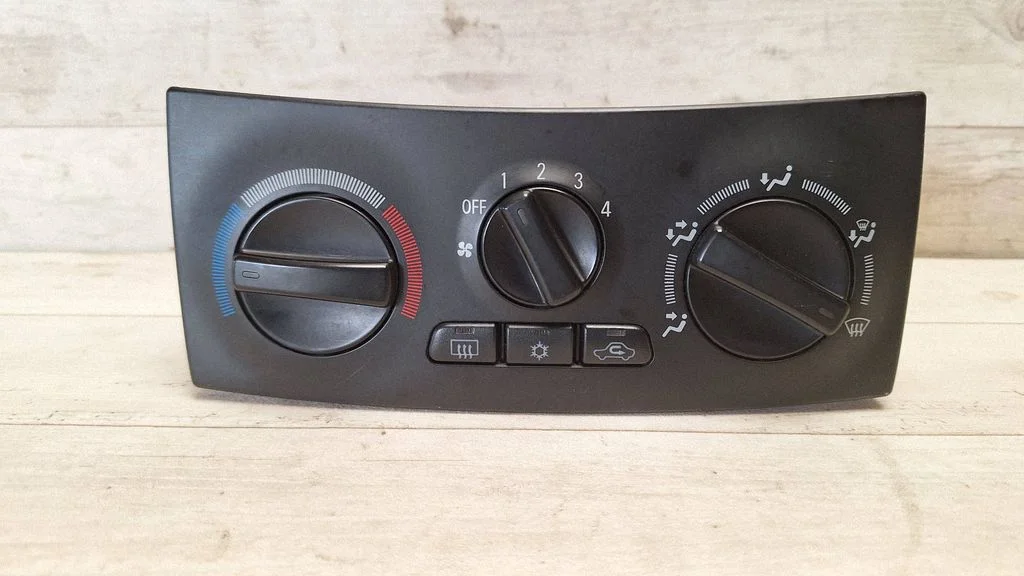 Climate control unit MN140637