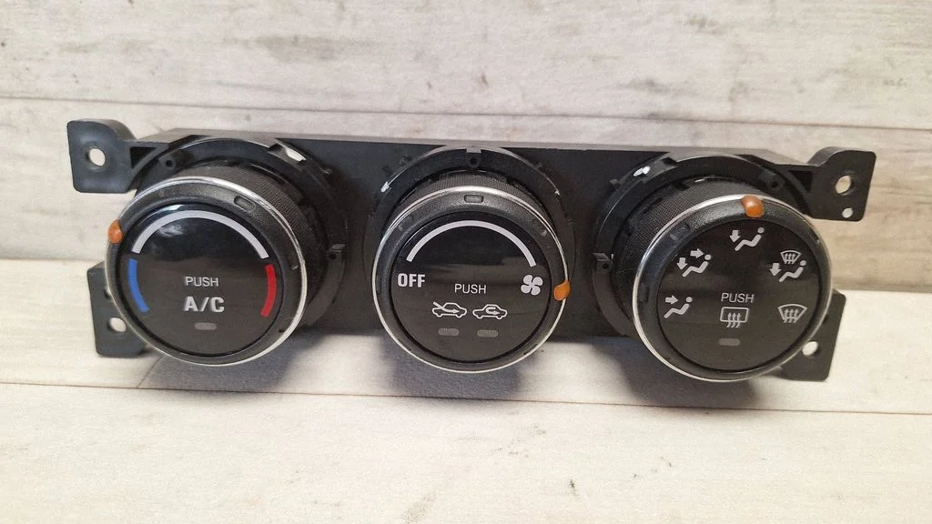 Climate control unit 3951059J30