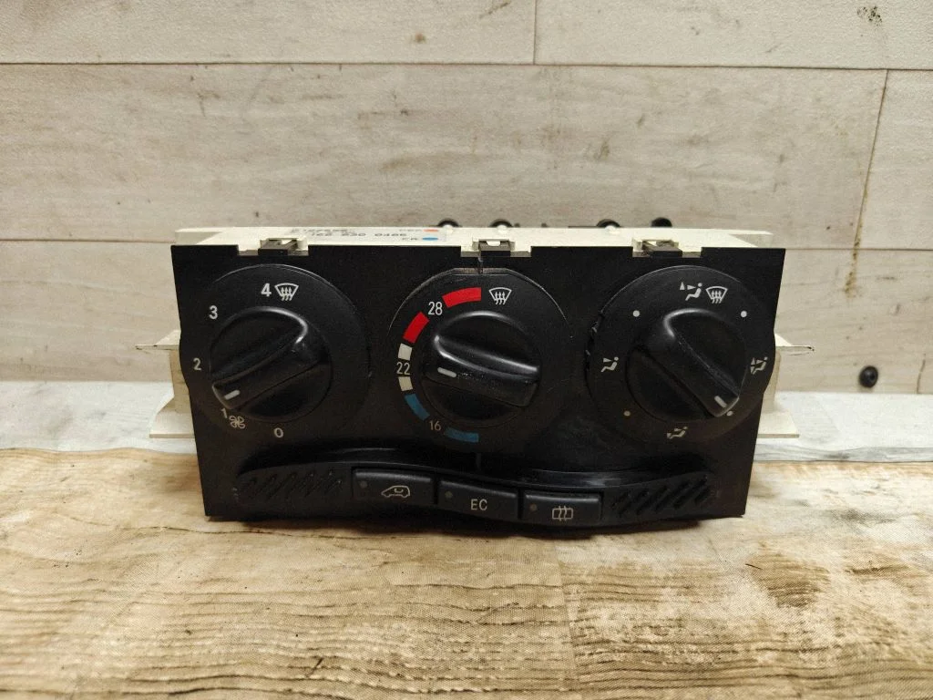 Panel sterowania klimatyzacją / nawiewem – Mercedes-Benz Klasa A W168 (1997-2004)