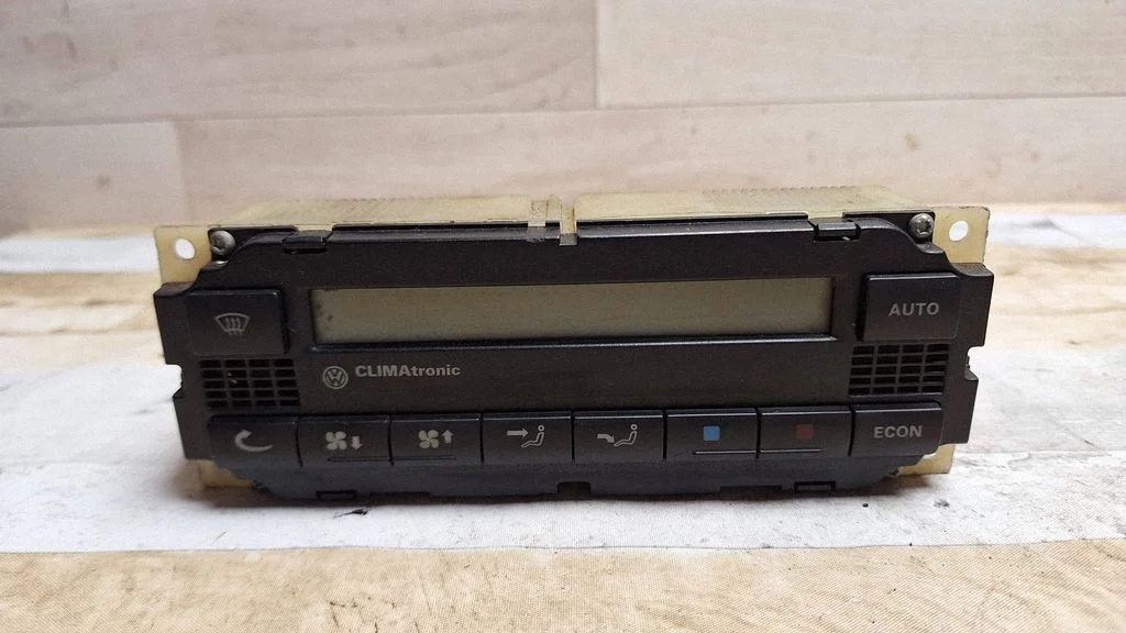 Climate control unit 5HB00761702