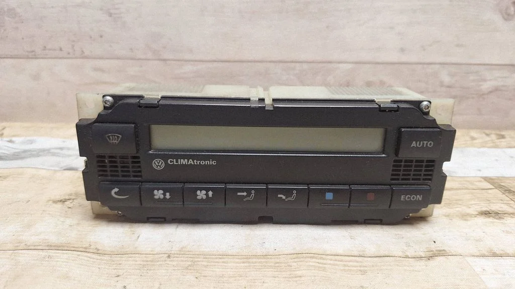 Climate control unit 5HB00761702