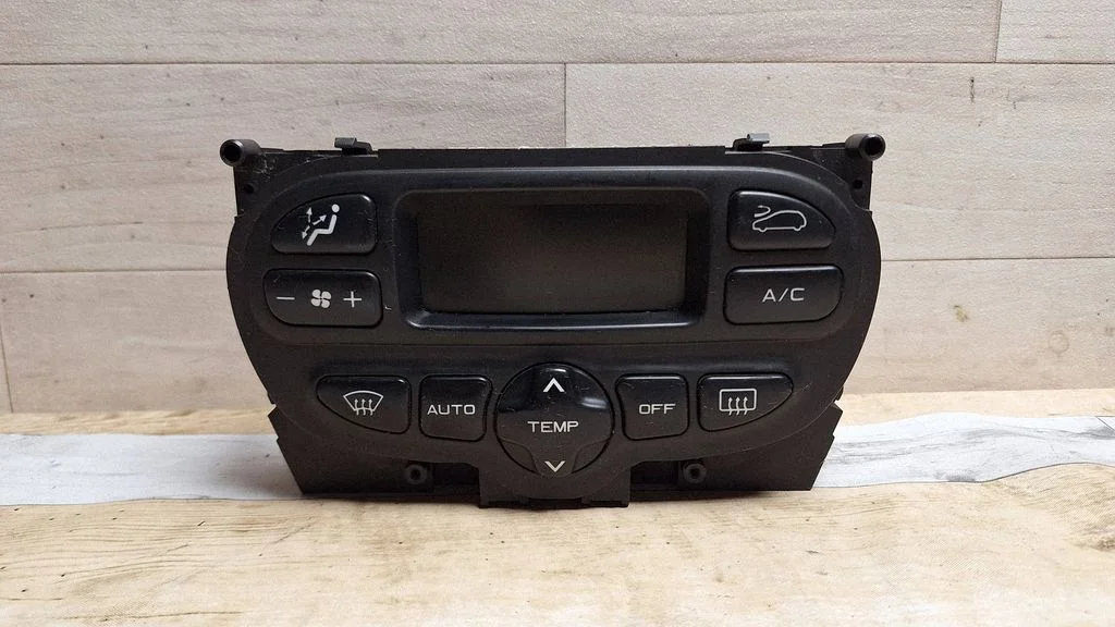 Kliimaseadme/kütte juhtplokk (salongis) – Peugeot 307 (2001-2005)