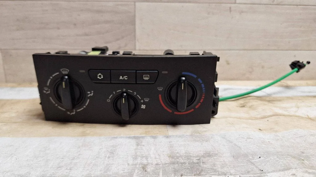 Climate control unit N102080FZ