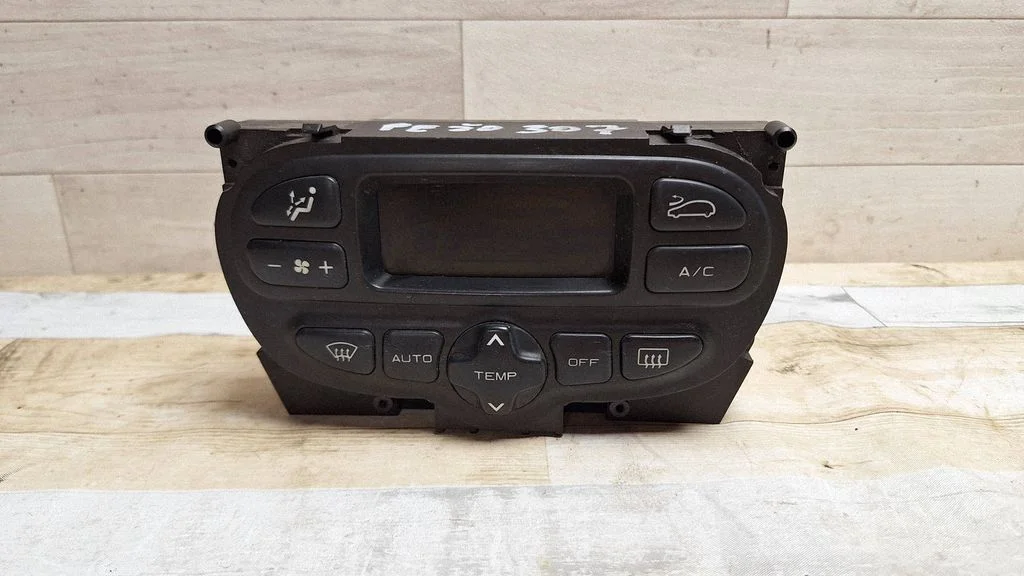 Kliimaseadme/kütte juhtplokk (salongis) – Peugeot 307 (2001-2005)