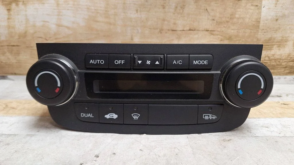 Climate control unit – Honda CR-V (2007-2012)