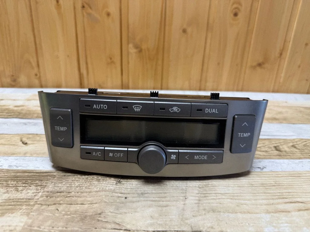Climate control unit – Toyota Avensis T250 (2003-2006)