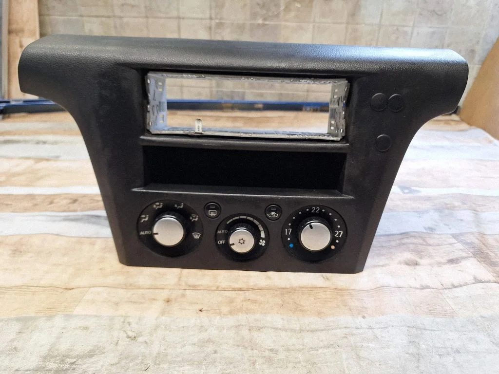 Kliimaseadme/kütte juhtplokk (salongis) MR97997HA