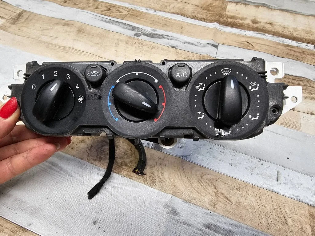 Kliimaseadme/kütte juhtplokk (salongis) – Ford Focus C-MAX (2003-2010)