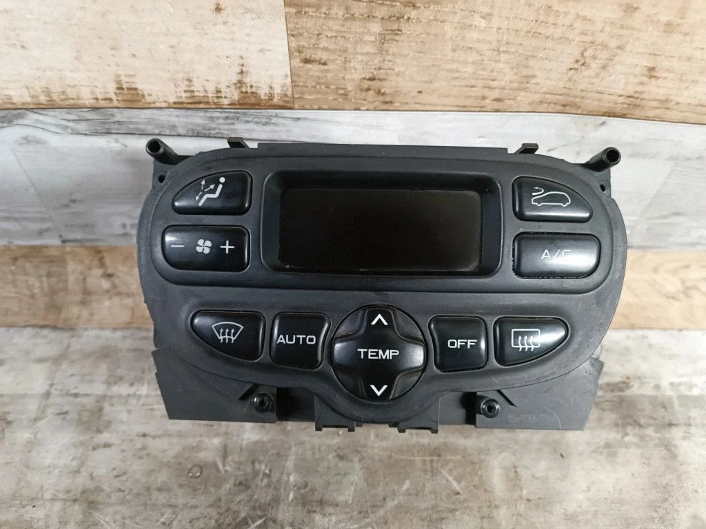 Kliimaseadme/kütte juhtplokk (salongis) – Peugeot 307 (2001-2005)