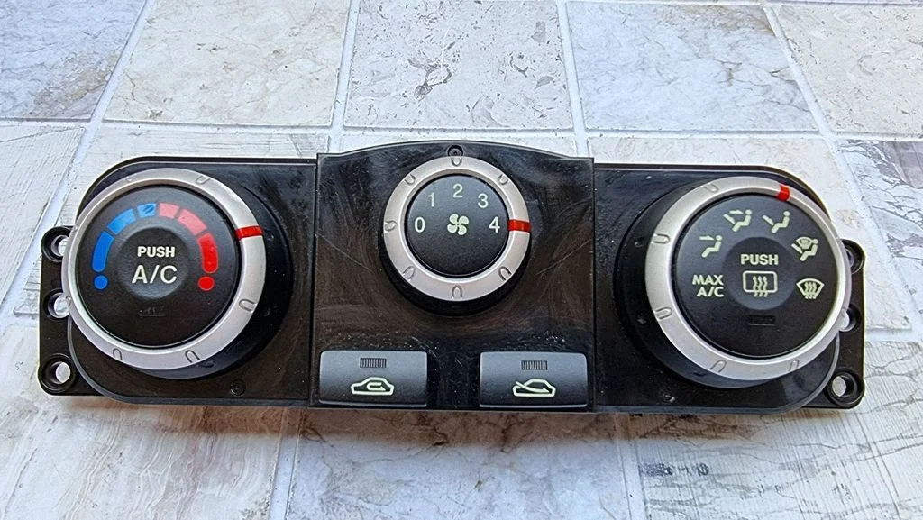 Panel sterowania klimatyzacją / nawiewem 972503KXXX
