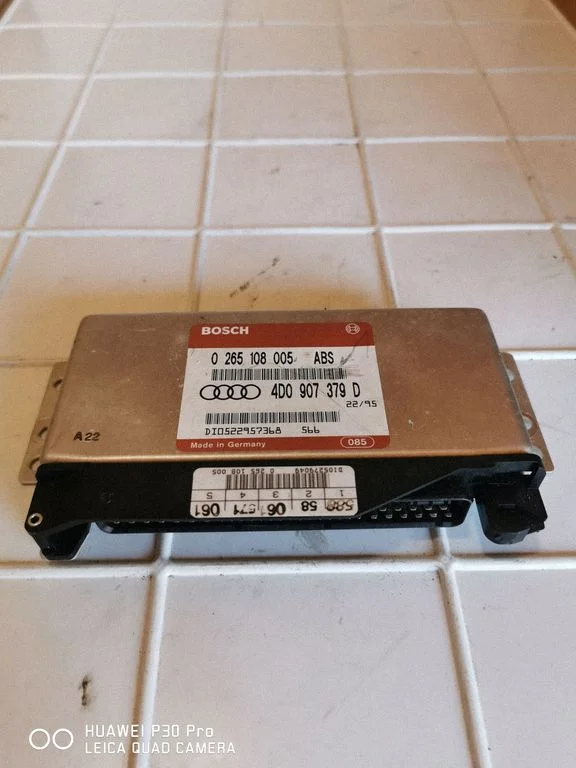 ABS-juhtplokk – Audi A6 S6 C4 4A (1994-1997)