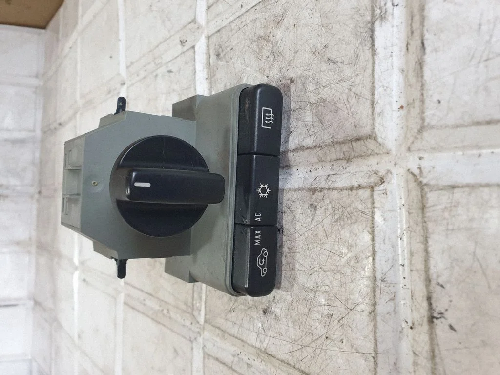 Climate control unit 90559839