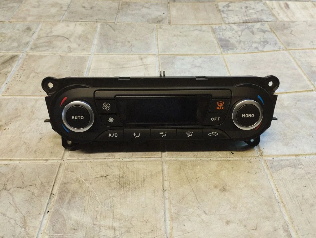 Climate control unit – Ford Mondeo MK IV (2007-2014)