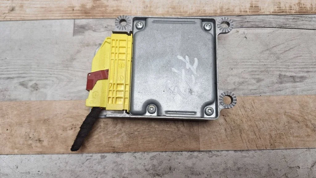 Airbag control unit/module – Volkswagen Transporter - Caravelle T5 (2003-2015)