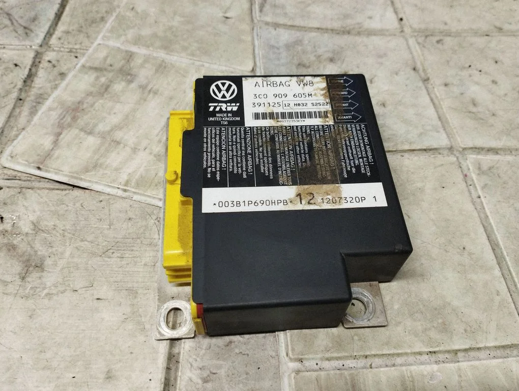 Airbag control unit/module – Volkswagen Passat B6 (2005-2010)