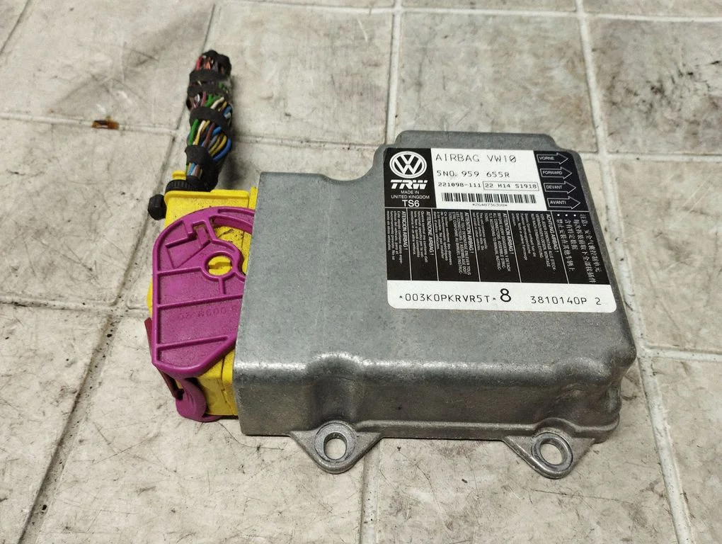 Airbag control unit/module – Volkswagen Tiguan (2007-2016)