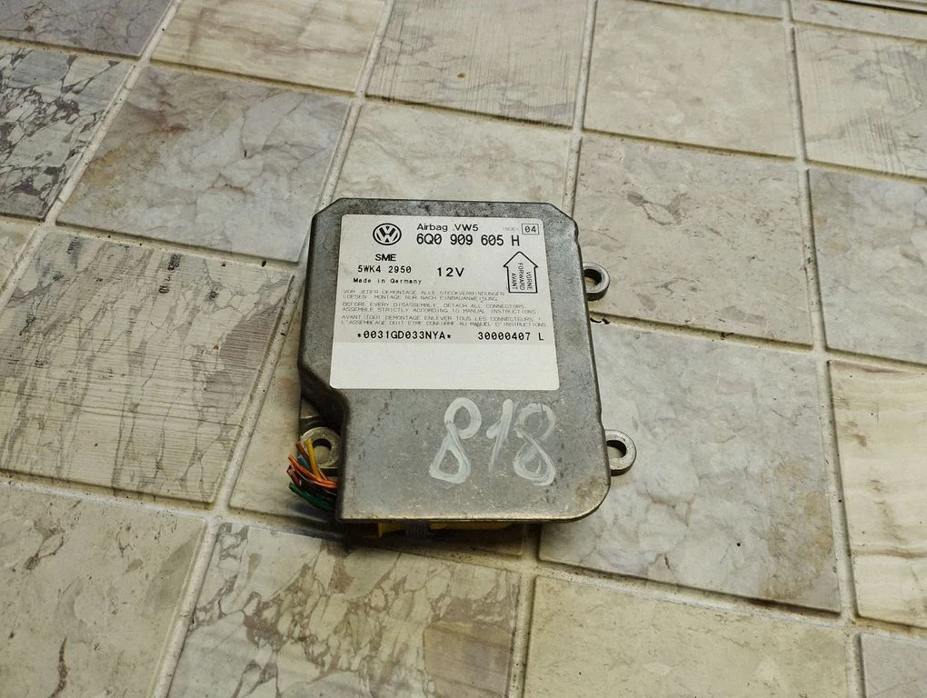 Airbag control unit/module 6Q0909605H