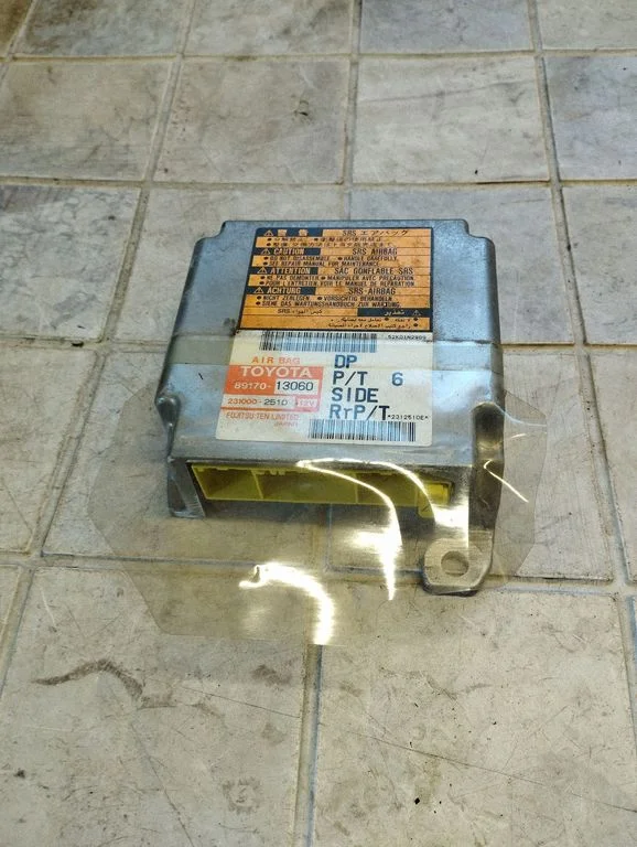 Sterownik poduszek powietrznych – Toyota Corolla Verso E121 (2001-2004)