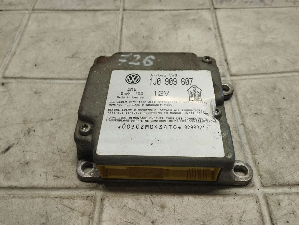 Drošības spilvenu vadības bloks 1J0909607