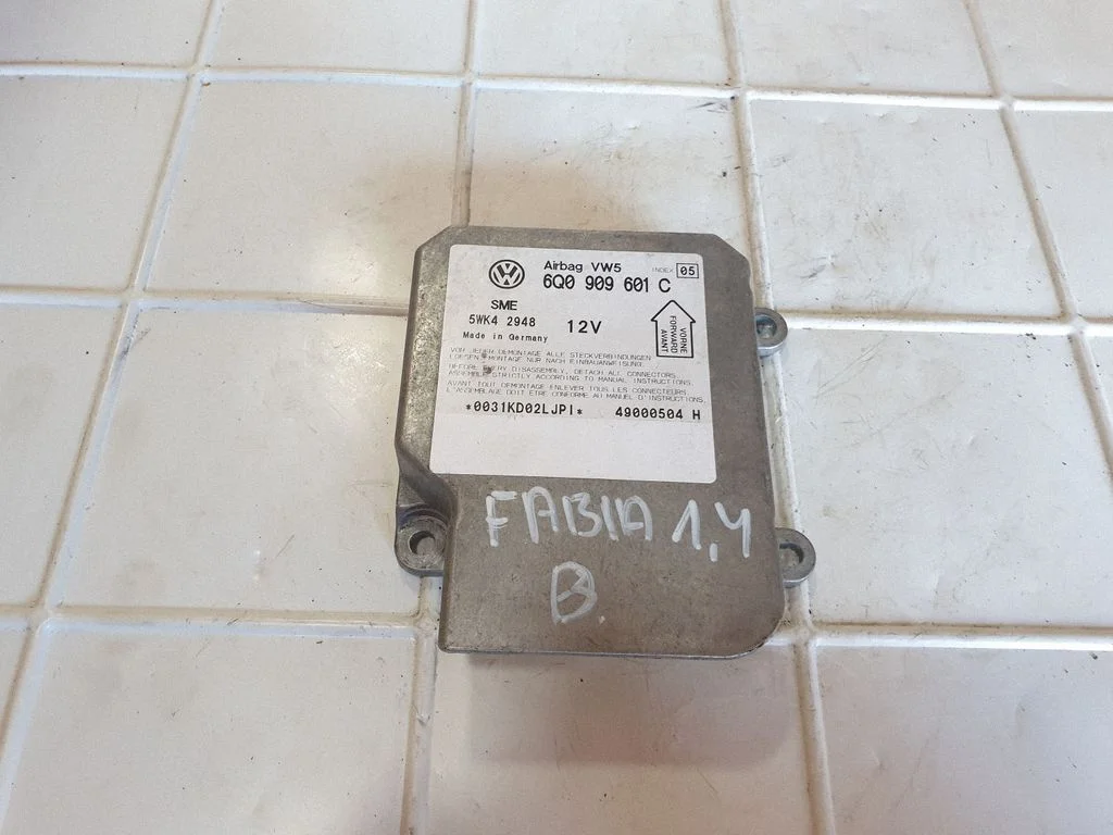 Airbag control unit/module – Skoda Fabia Mk1 (6Y) (1999-2007)