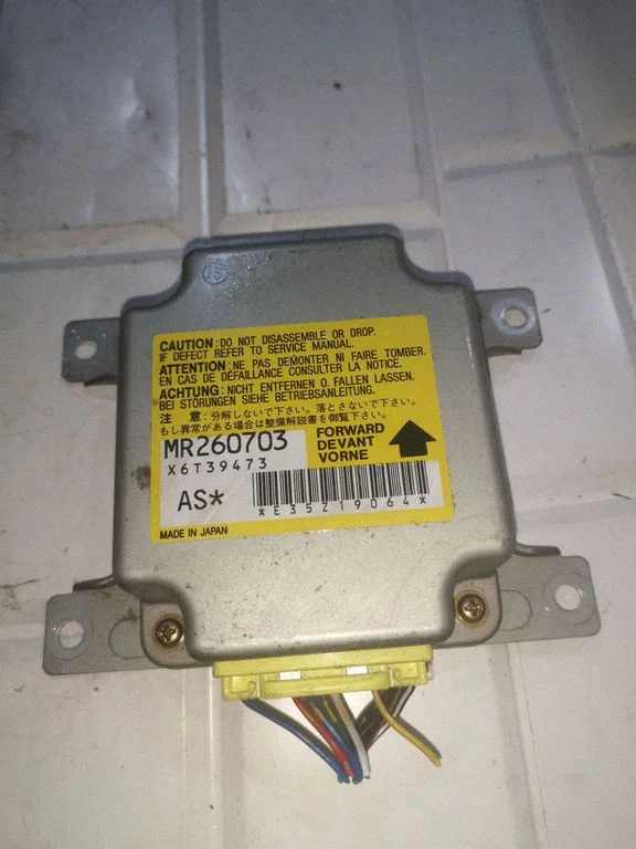 Airbag control unit/module MR260703
