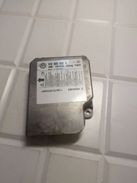 Airbag control unit/module – Seat Toledo II (1M) (1998-2006)
