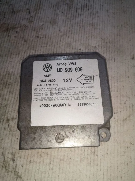 Drošības spilvenu vadības bloks 1J0909609