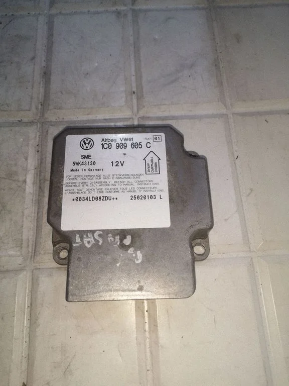 Drošības spilvenu vadības bloks – Volkswagen Passat B5.5 (2001-2005)