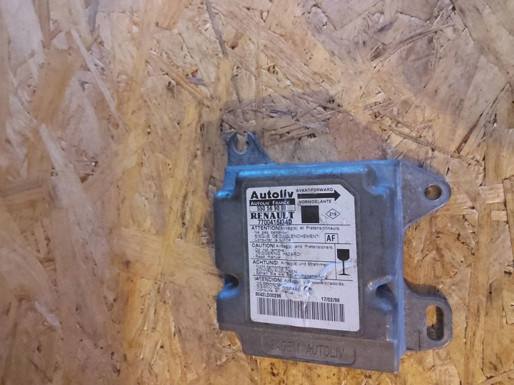 Airbag control unit/module – Renault Scenic I (1996-2003)