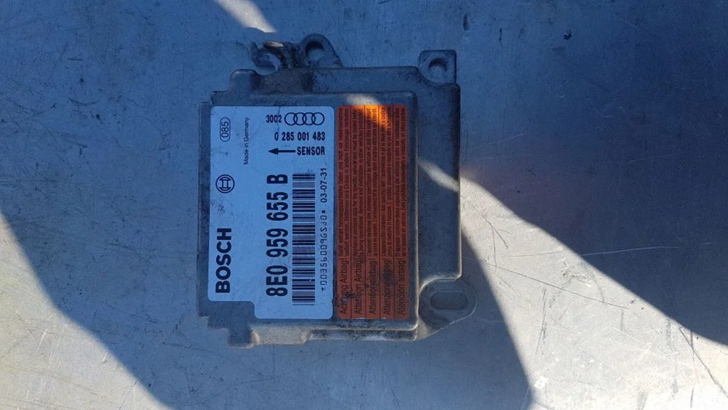 Drošības spilvenu vadības bloks 8E0959655B