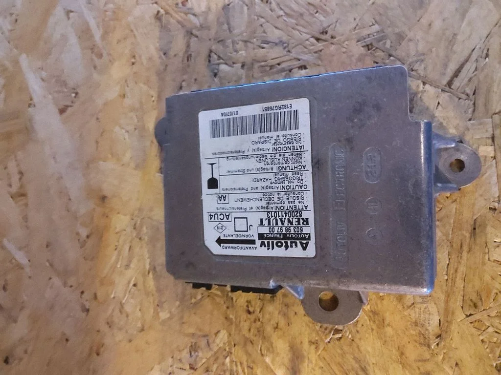 Airbag control unit/module – Renault Scenic II - Grand scenic II (2003-2006)