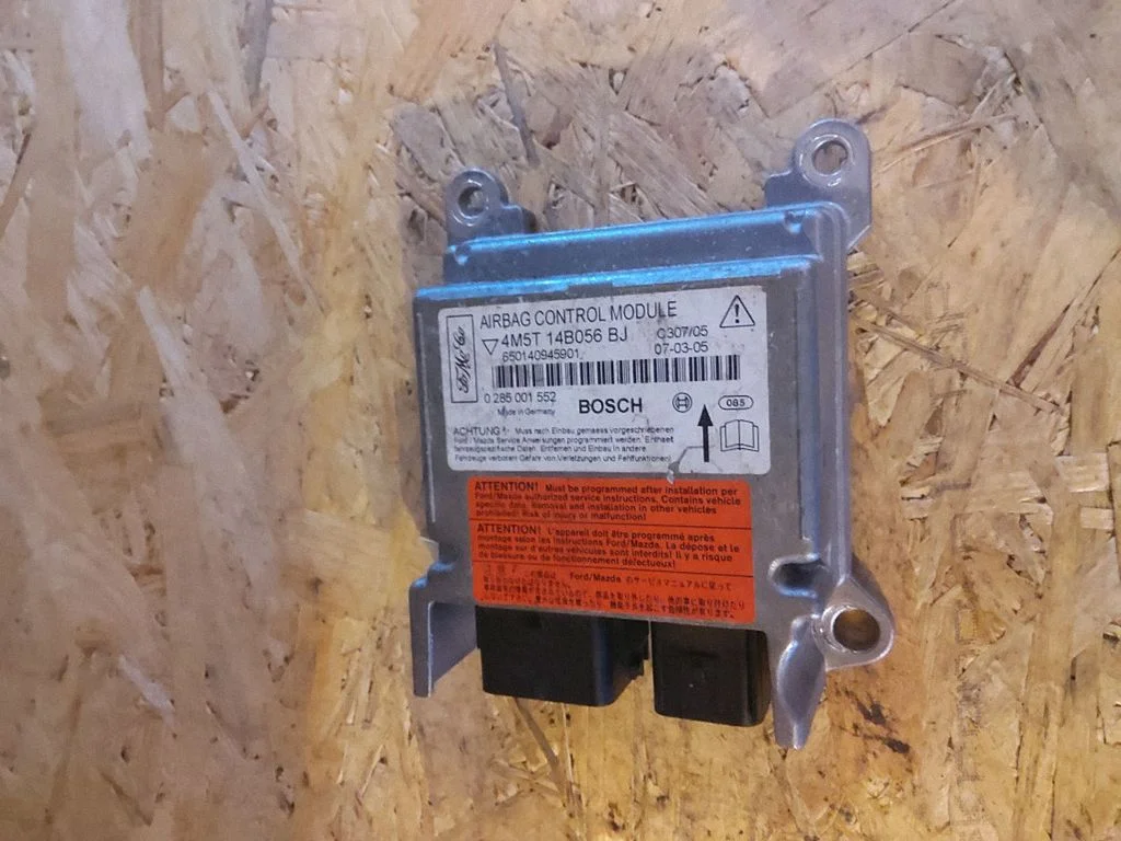 Drošības spilvenu vadības bloks – Ford Focus C-MAX (2003-2010)
