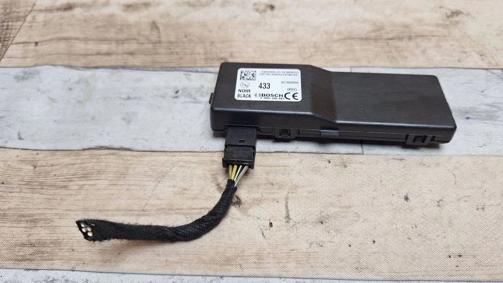 Door central lock control unit/module – Opel Insignia A (2008-2017)
