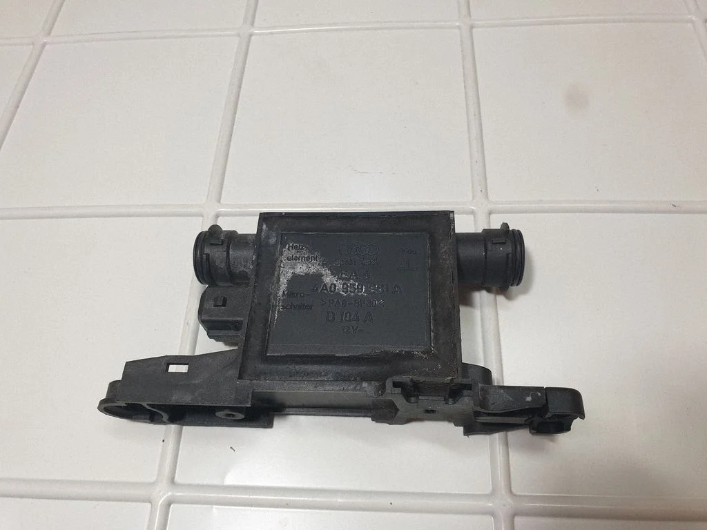 Centrālās slēgšanas vadības bloks 4A0959981A