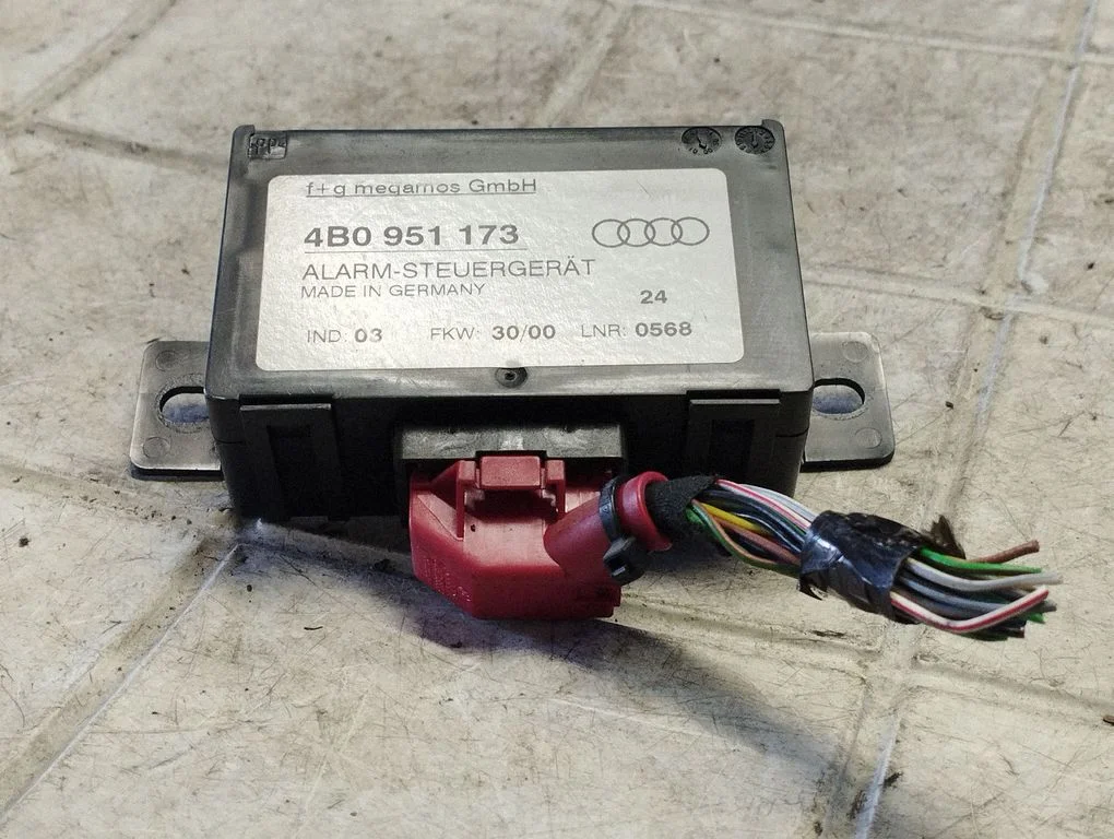 Signalisatsiooni juhtplokk 4B0951173