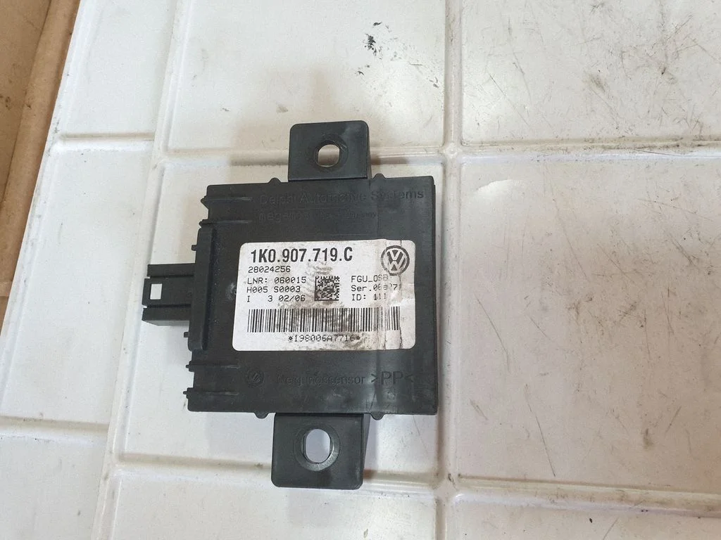 Alarm control unit/module 1K0907719C