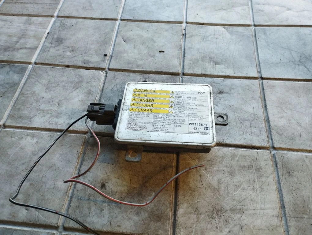 Xenon control unit/module – Mazda 5 (2005-2010)