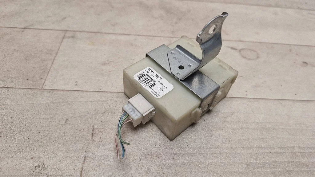 Durvju elektronikas vadības bloks 8974105070