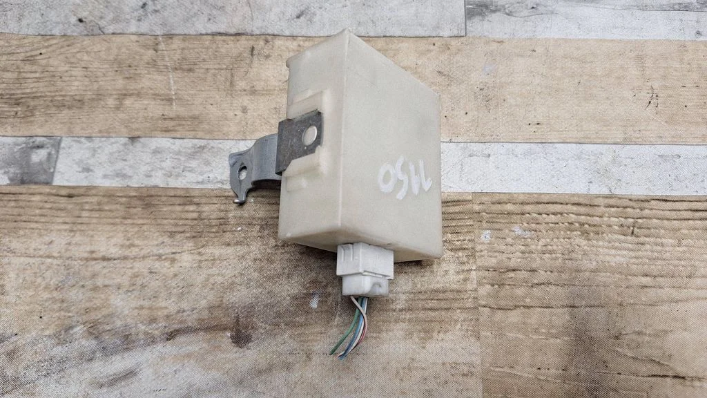 Durvju elektronikas vadības bloks 8974105070