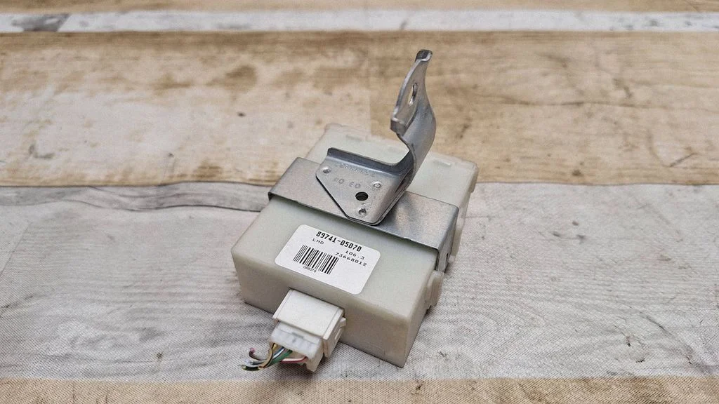 Door control unit/module – Toyota Avensis T250 (2003-2006)