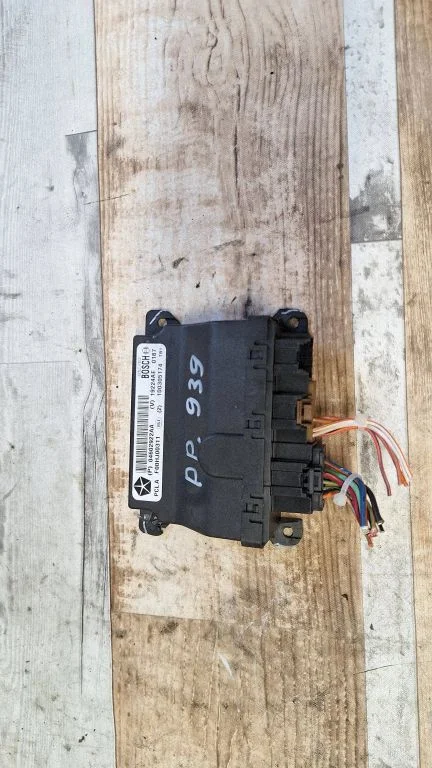 Door control unit/module 04602922AA